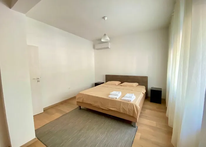 удобен в центъра на